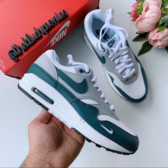 Nike Air Max 1 - Picture 2 of 9